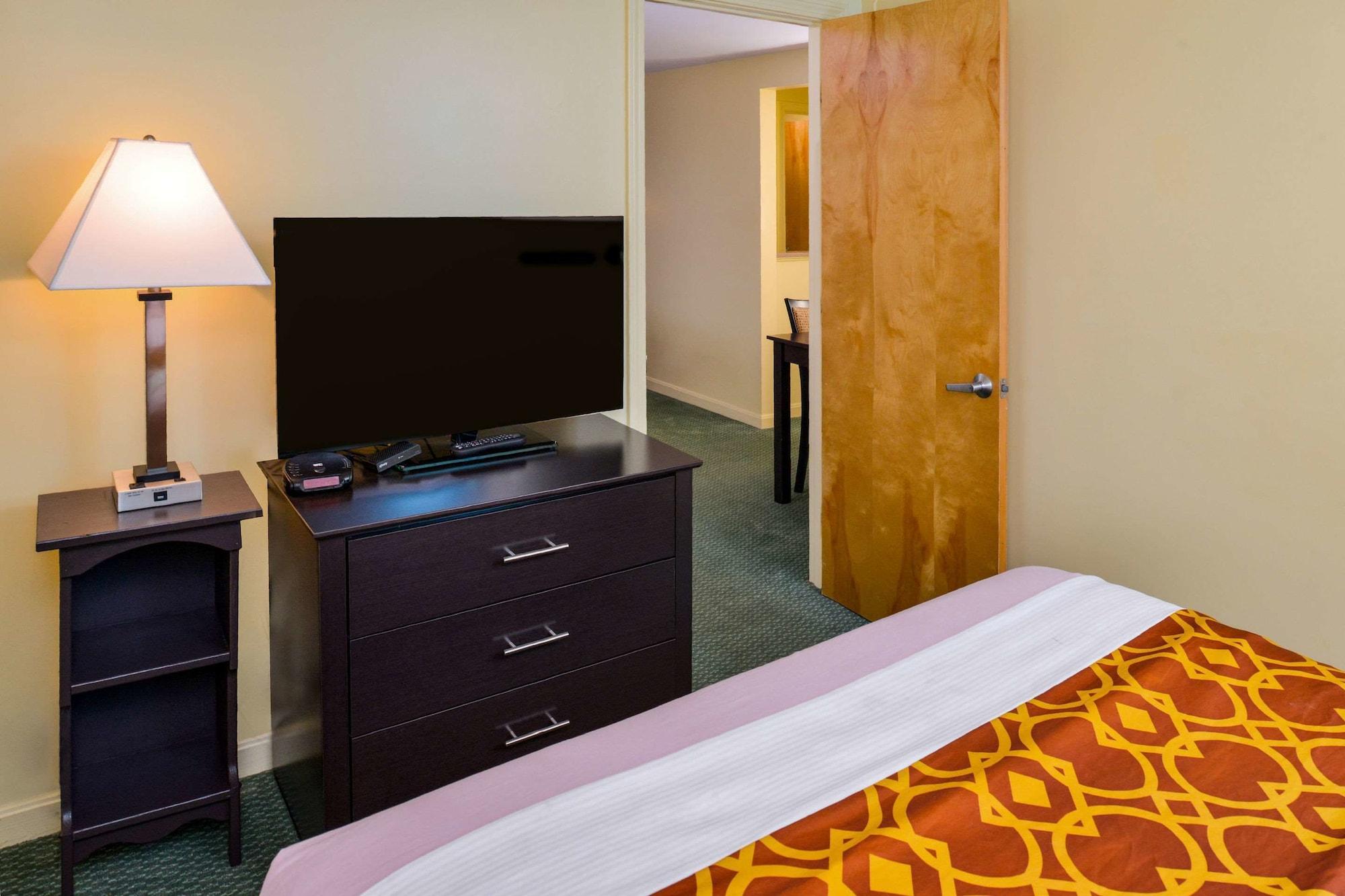 Rodeway Inn Orleans - Cape Cod מראה חיצוני תמונה