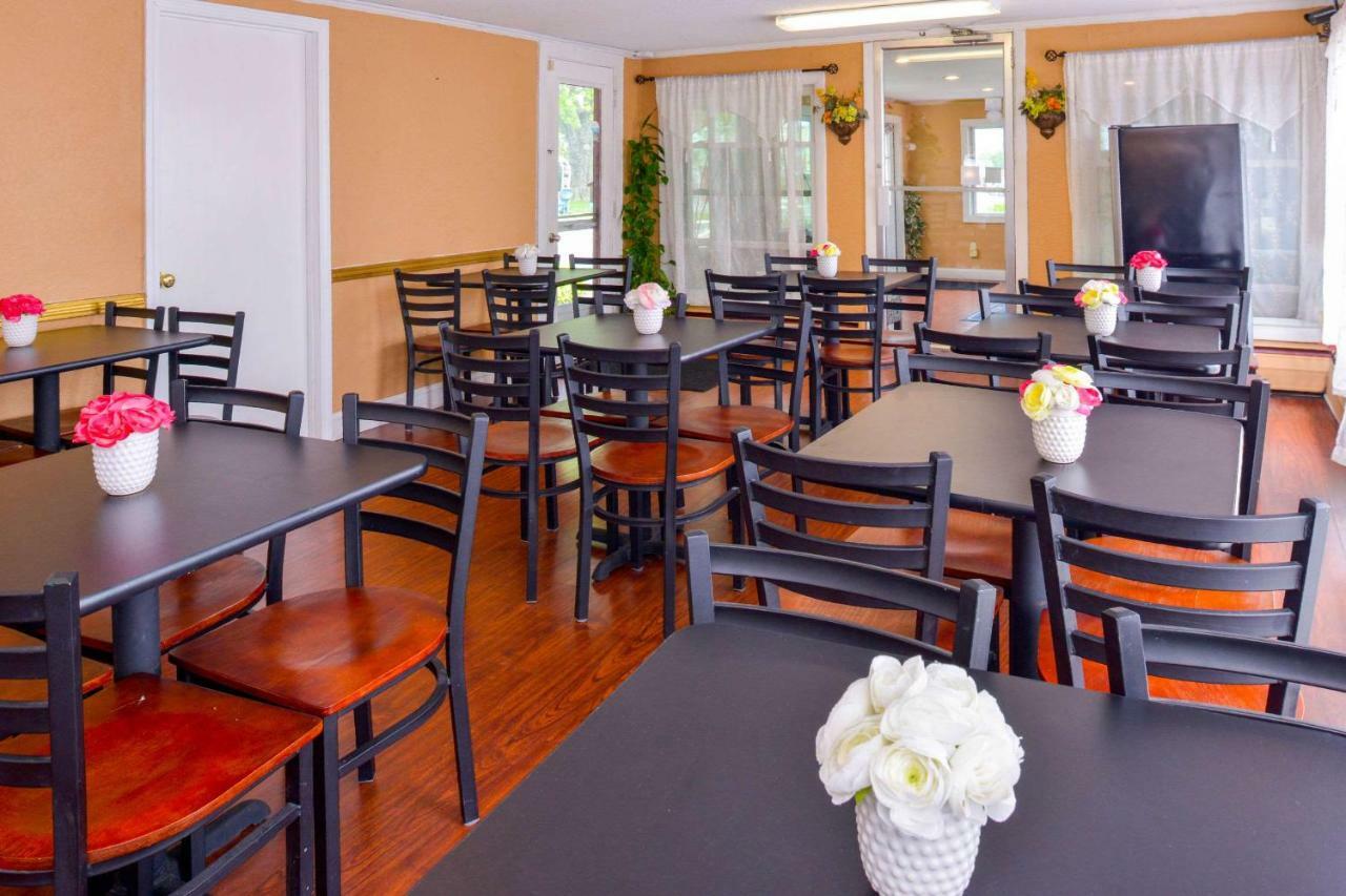 Rodeway Inn Orleans - Cape Cod מראה חיצוני תמונה